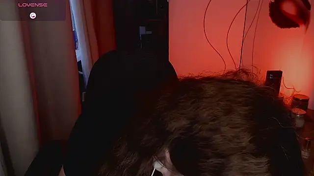 Snapshot of JohansonKatie chatting on 02/06/25, 06:18 JohansonKatie online show from 02/06/25, 06:18