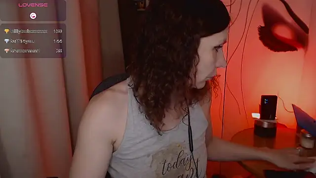 Snapshot of JohansonKatie chatting on 02/14/25, 03:15 JohansonKatie online show from 02/14/25, 03:15