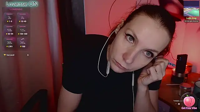 Snapshot of JohansonKatie chatting on 02/28/25, 02:31 JohansonKatie online show from 02/28/25, 02:31