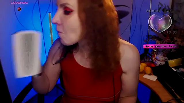 Snapshot of JohansonKatie chatting on 11/20/25, 02:12 JohansonKatie online show from 11/20/25, 02:12