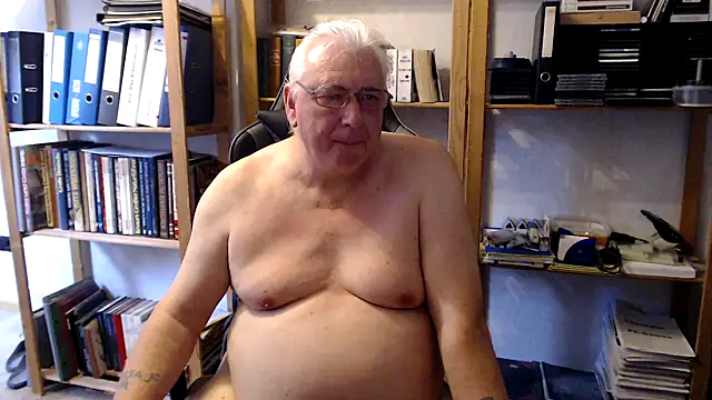 SchwanzhureXXL online show from 06/12/26, 06:45