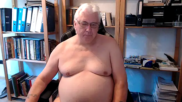 SchwanzhureXXL online show from 06/19/26, 07:45
