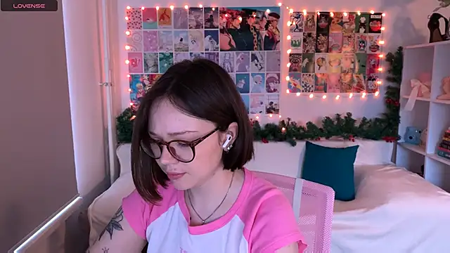 MilenaSaint online show from 12/12/24, 08:25