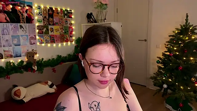MilenaSaint online show from 12/19/24, 02:34