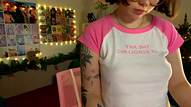 MilenaSaint online show from 12/20/24, 08:49