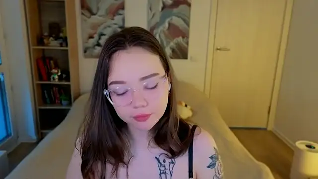 MilenaSaint online show from 05/07/26, 03:34