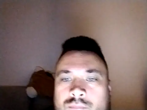 Snapshot of Luismiguel55 chatting on 10/18/25, 04:26 Luismiguel55 online show from 10/18/25, 04:26