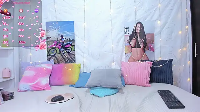 Snapshot of bianca_lindaa chatting on 10/31/25, 11:22 bianca lindaa online show from 10/31/25, 11:22