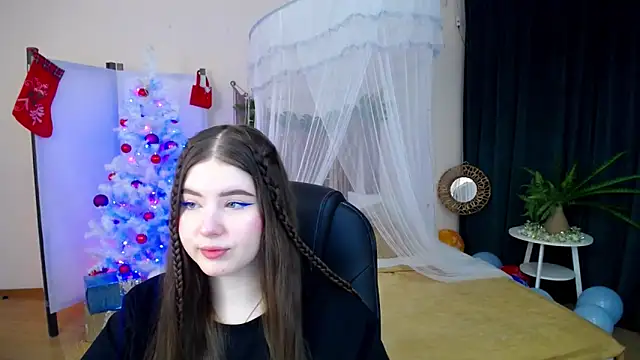 NicoleFoxery online show from 12/21/24, 06:23