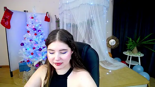 NicoleFoxery online show from 12/22/24, 12:28