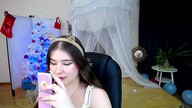 NicoleFoxery online show from 12/23/24, 03:18