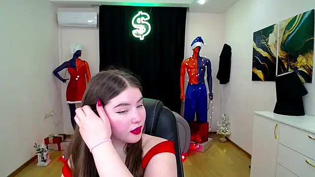 NicoleFoxery online show from 12/24/24, 06:33