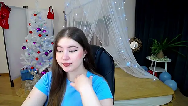 NicoleFoxery online show from 12/26/24, 06:22