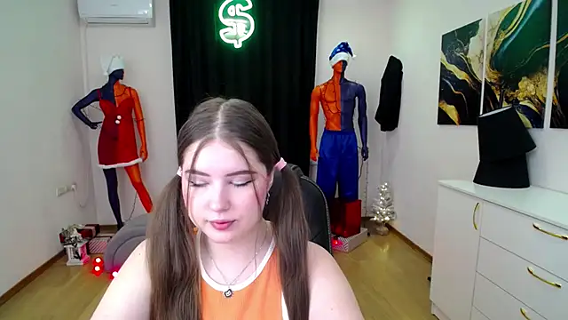 NicoleFoxery online show from 12/30/24, 03:14