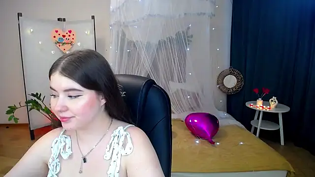 NicoleFoxery online show from 02/14/25, 08:10