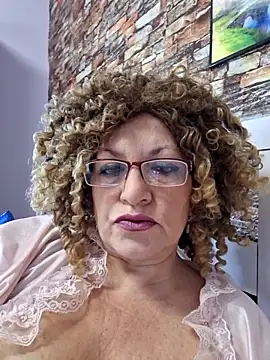 Snapshot of Hot_Azaleea chatting on 11/15/25, 06:44 Hot Azaleea online show from 11/15/25, 06:44