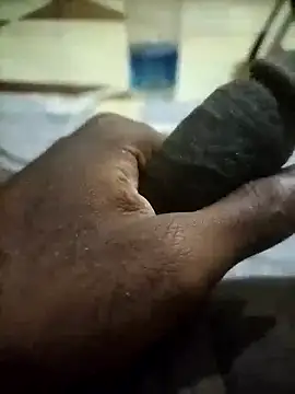 Snapshot of naxus@xh chatting on 10/12/25, 01:10 naxusxh online show from 10/12/25, 01:10