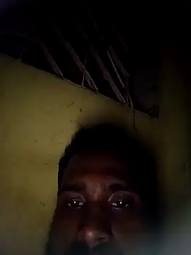 Snapshot of naxus@xh chatting on 10/15/25, 07:03 naxusxh online show from 10/15/25, 07:03