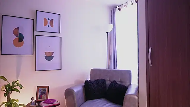 Isabella dior online show from 03/13/25, 05:50