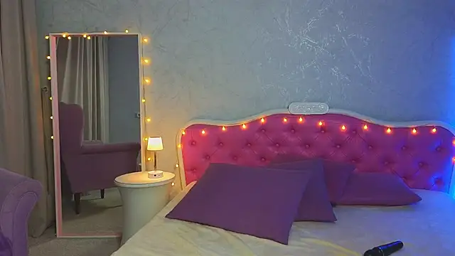 Ariana Petite online show from 02/10/25, 11:13