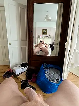 Snapshot of theSecretBallerino chatting on 02/21/25, 11:55 theSecretBallerino online show from 02/21/25, 11:55