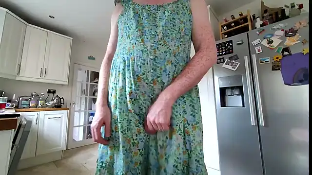 Snapshot of theSecretBallerino chatting on 10/03/25, 09:50 theSecretBallerino online show from 10/03/25, 09:50