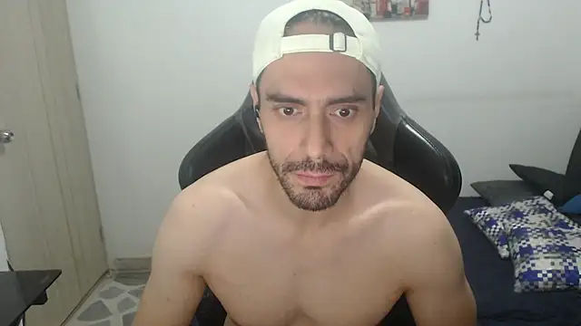 Snapshot of samuelgarcia_ chatting on 10/12/25, 11:09 samuelgarcia  online show from 10/12/25, 11:09