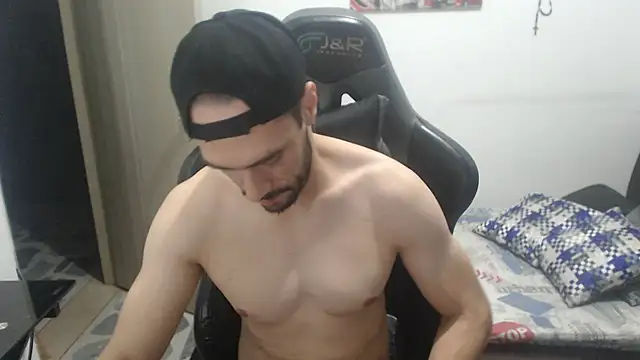 Snapshot of samuelgarcia_ chatting on 10/23/25, 07:07 samuelgarcia  online show from 10/23/25, 07:07