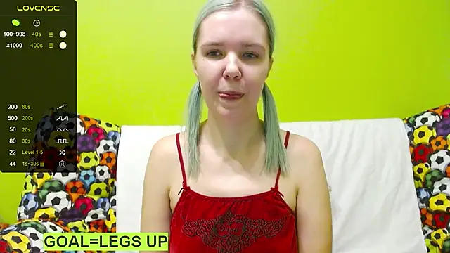 Snapshot of Ultra_Meow chatting on 02/05/25, 05:20 Ultra Meow online show from 02/05/25, 05:20