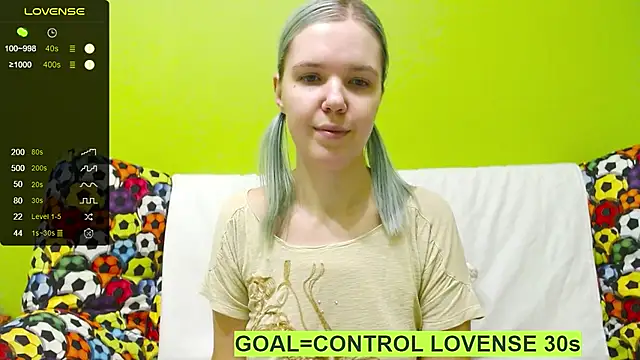 Snapshot of Ultra_Meow chatting on 02/05/25, 10:01 Ultra Meow online show from 02/05/25, 10:01