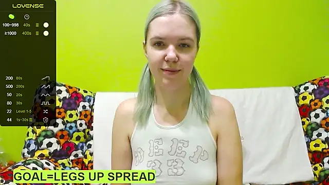 Snapshot of Ultra_Meow chatting on 02/11/25, 12:17 Ultra Meow online show from 02/11/25, 12:17