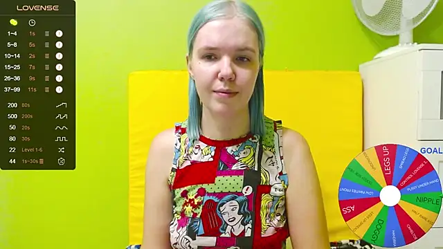 Snapshot of Ultra_Meow chatting on 10/20/25, 07:36 Ultra Meow online show from 10/20/25, 07:36