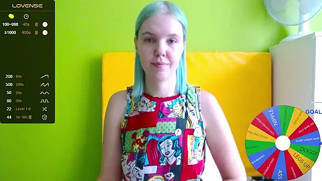 Snapshot of Ultra_Meow chatting on 10/28/25, 09:46 Ultra Meow online show from 10/28/25, 09:46