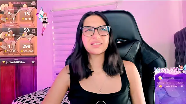 Snapshot of Luniverse chatting on 12/18/24, 08:57 Luniverse online show from 12/18/24, 08:57