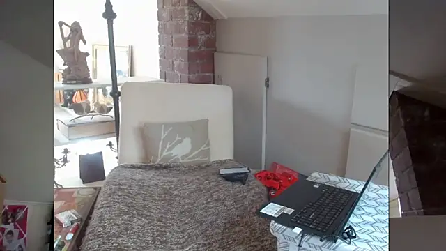 Snapshot of MissMara2021 chatting on 03/14/25, 06:50 MissMara2021 online show from 03/14/25, 06:50