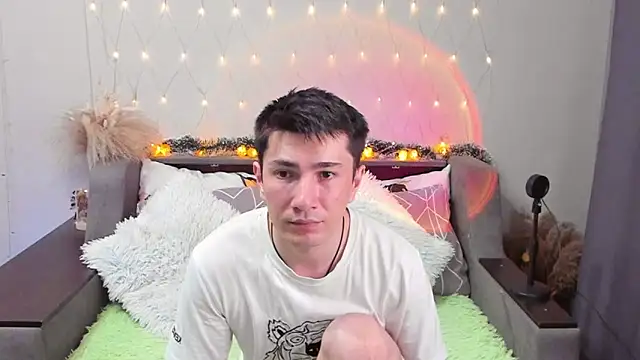 Yumi steve online show from 09/09/25, 09:58