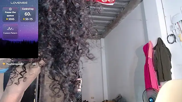 Snapshot of jasminne_ chatting on 01/02/25, 04:02 jasminne online show from 01/02/25, 04:02