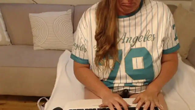 KimMitchelli online show from 05/22/26, 04:19