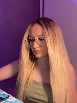 mollyxxx online show from 01/22/25, 04:44