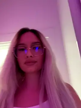 mollyxxx online show from 10/10/25, 01:04