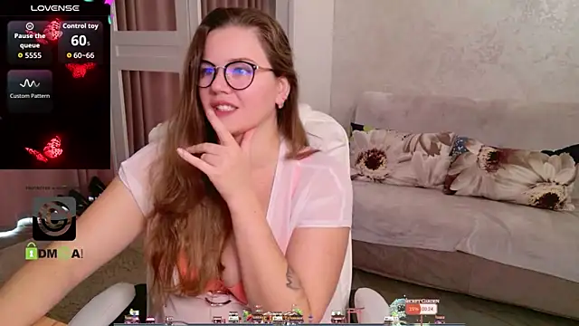 Snapshot of KellyKleine chatting on 11/04/25, 09:41 KellyKleine online show from 11/04/25, 09:41