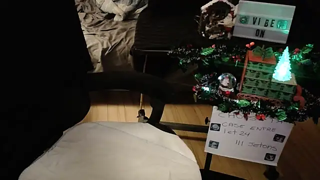 Snapshot of Cocotinexo chatting on 12/04/25, 02:54 Cocotinexo online show from 12/04/25, 02:54