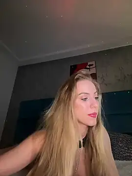 RockQueen A online show from 01/18/25, 05:20
