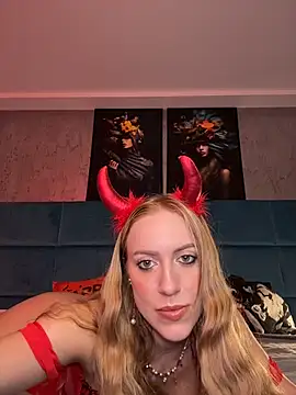 RockQueen A online show from 10/27/25, 05:22