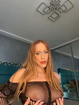 Snapshot of RockQueen_A chatting on 06/10/26, 04:50 RockQueen A online show from 06/10/26, 04:50
