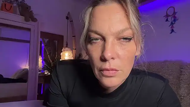 cyberchickie maria online show from 03/07/25, 08:55