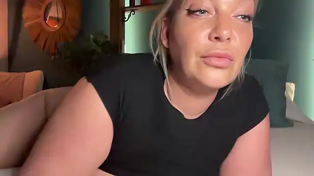 cyberchickie maria online show from 06/04/26, 12:44