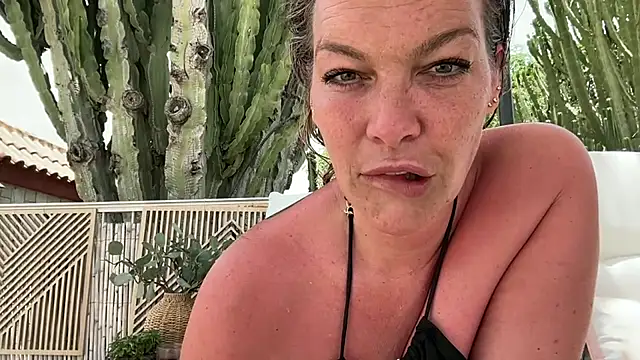 cyberchickie maria online show from 06/28/26, 12:00