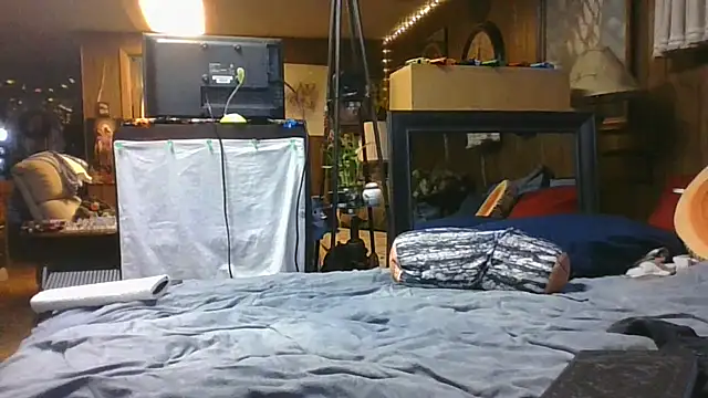 Snapshot of Makowboy chatting on 09/30/25, 06:02 Makowboy online show from 09/30/25, 06:02