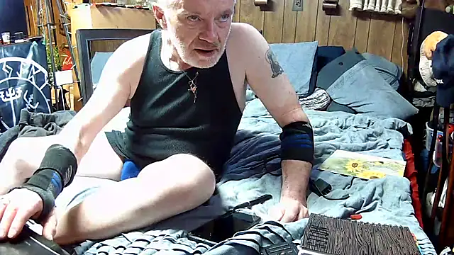 Snapshot of Makowboy chatting on 01/15/26, 11:30 Makowboy online show from 01/15/26, 11:30